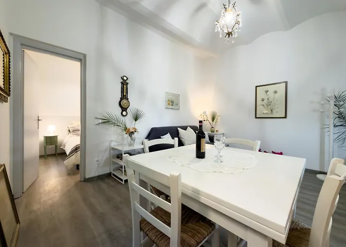 The Quiet Garden At San Giovanni Apartment